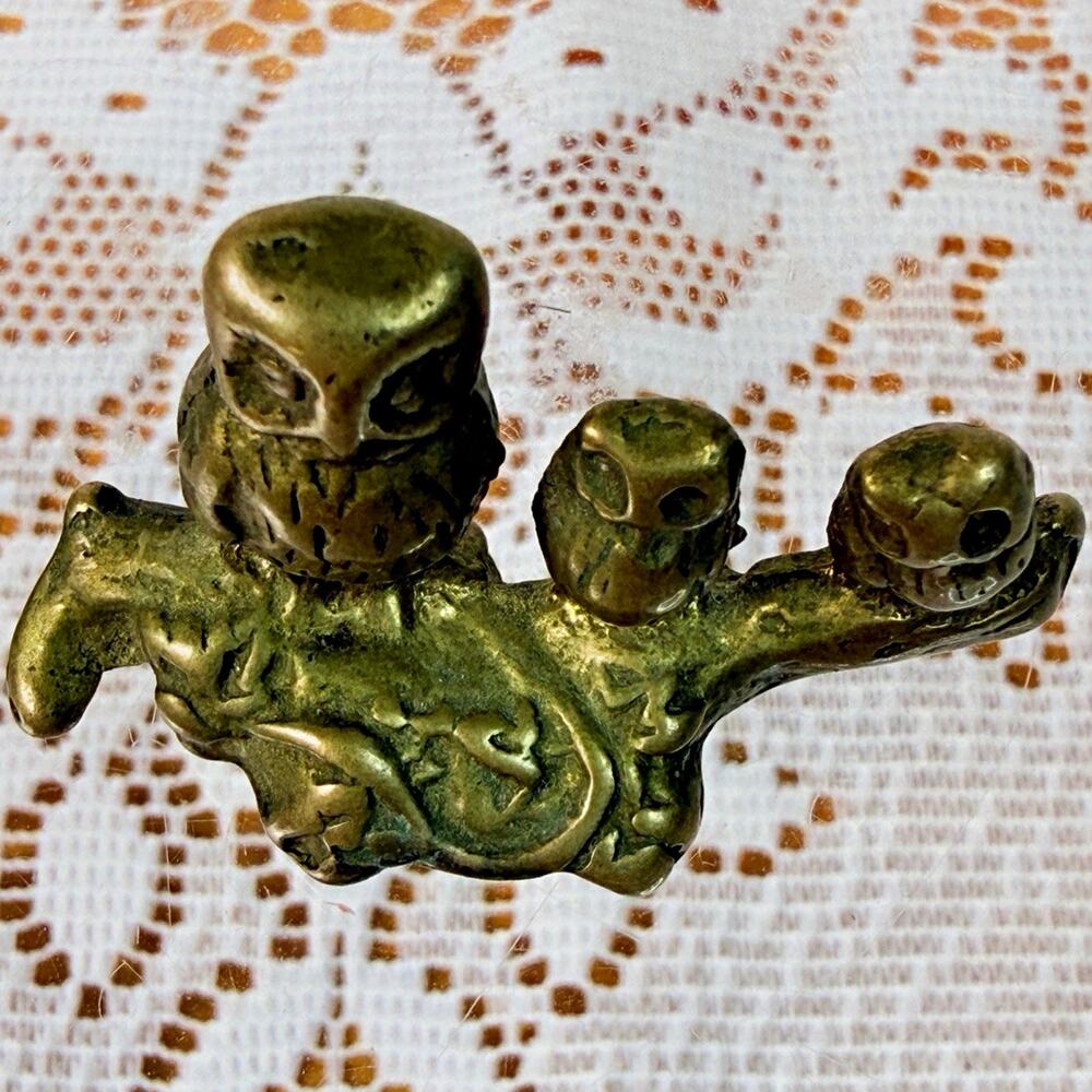 Vtg Mini Brass Owl Family Figurine On Branch Textured Antique Taiwan